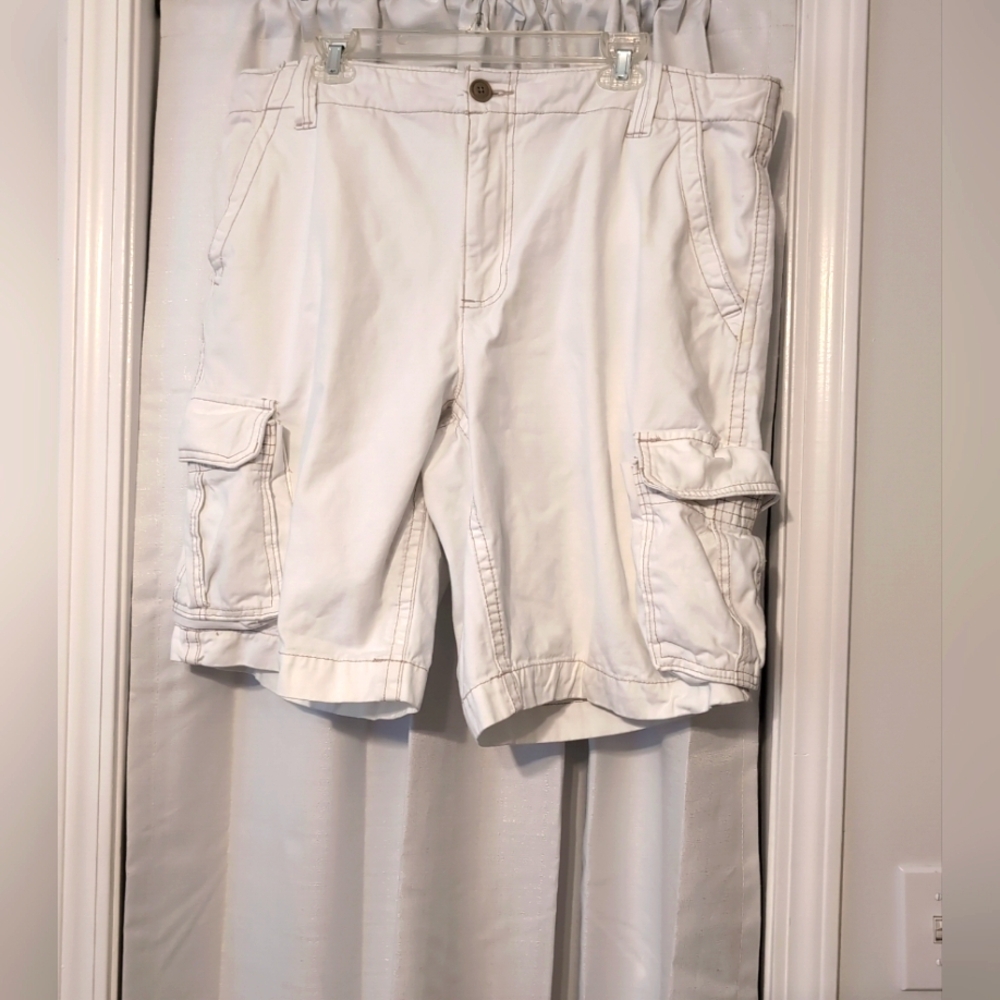 Aeropostale Authentic Cargo Shorts Ivory Men's Size 38 Baggy